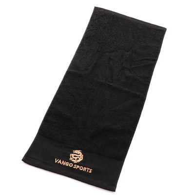 Toalha de algodão personalizada absorve água de forma eficiente e não deixa linto atrás