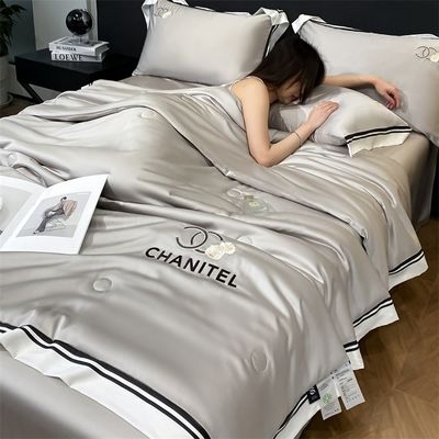 Quilt de seda bordada de uso doméstico 4 peças para um sono confortável e saudável