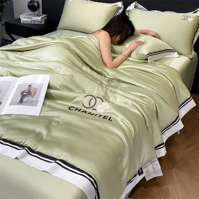 Quilt de seda bordada de uso doméstico 4 peças para um sono confortável e saudável