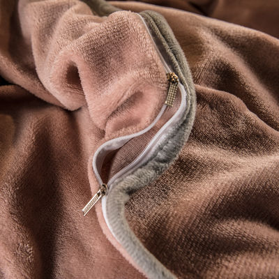 Set de roupa de cama de quatro peças com bordados e ligação de leite