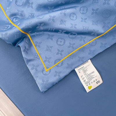 Confortável e respirável 200TC Satin Jacquard Quilt Set para noites de verão frescas