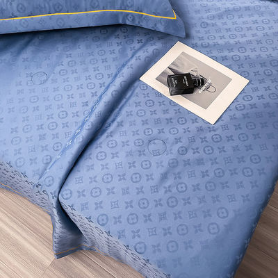Confortável e respirável 200TC Satin Jacquard Quilt Set para noites de verão frescas