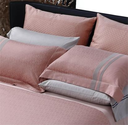 Cores personalizadas Tecido 300tc 100% de algodão puro Set de roupa de cama para hotel de luxo e família