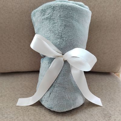 Melhore o conforto do seu bebê com o nosso cobertor de cores sólidas personalizado todos os dias