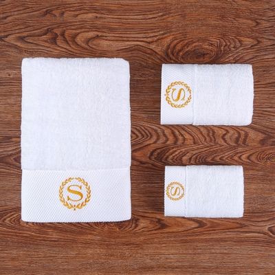 Logotipo personalizado Hotel de cinco estrelas Toalhas de casa de hóspedes brancas em materialização de algodão puro