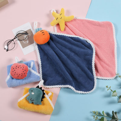 Toalha de veludo de coral suave e absorvente com gancho pendurado