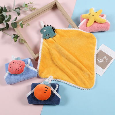 Toalha de veludo de coral suave e absorvente com gancho pendurado