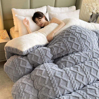 100% Poliéster Espessado Quilt de Inverno de Taffeta Quente com Veludo de Cordeiro e Padrão Impresso