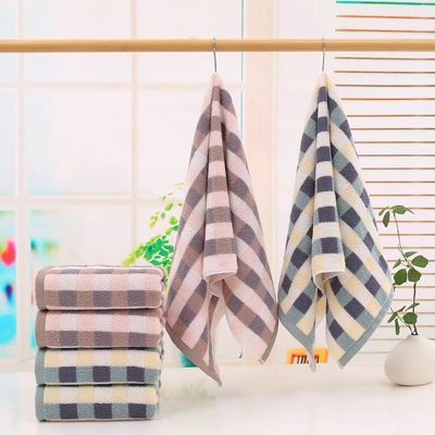 Casa 120g Ligas coloridas Toalha de desenho animado com Sailor Spinning e design suave de coelho