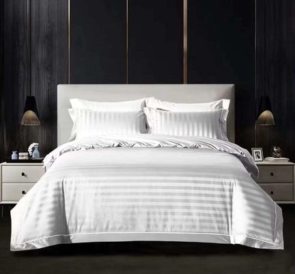 Cama de cama multifuncional 100% de poliéster de cetim com padrão de listras para casa ou hotel