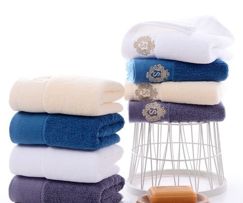 Toalhas de luxo de Jacquard com riscas feitas de algodão 100% para um desempenho suave e absorvente