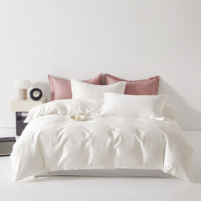 Transforme sua cama em um retiro de luxo com conjuntos de roupas de cama de algodão satinado e seda