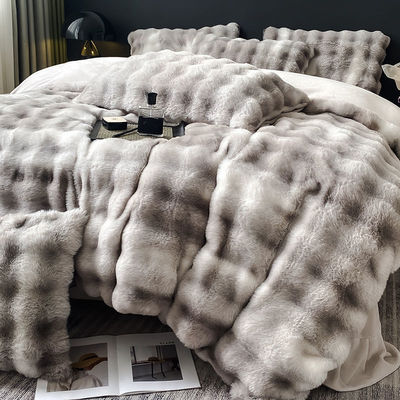 Luxo e calor com um conjunto de roupas de cama de pele de coelho de veludo de leite sustentável