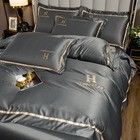 Aconchegante Grey Hotel Vermelho roupa de cama de casamento Kit de quatro peças com seda lavada