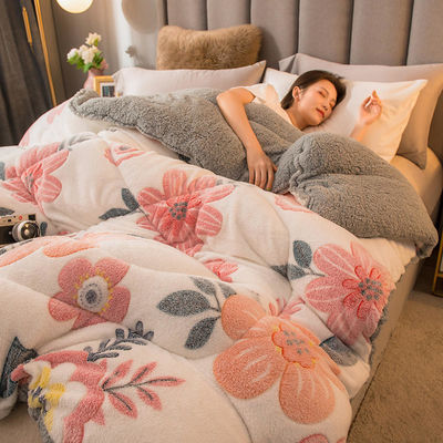 Coloração personalizada Quilt de fibras químicas moles para roupas de cama de lã de cordeiro aquecida espessada