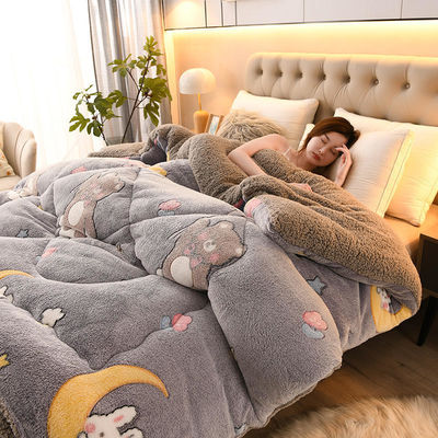Coloração personalizada Quilt de fibras químicas moles para roupas de cama de lã de cordeiro aquecida espessada
