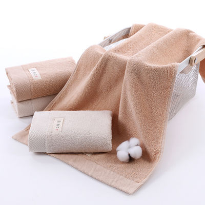 Toalha de banho de algodão com logotipo bordado Suave e absorvente Dimensão personalizada 34 * 74 cm