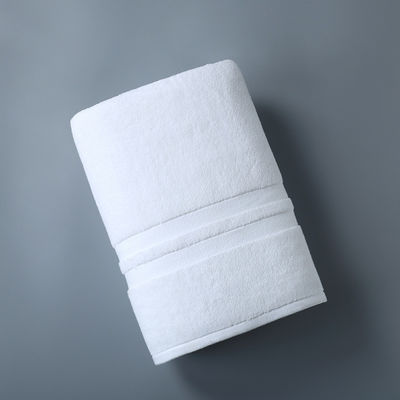 Conjunto de toalhas de hotel de padrão listrado espessado feito de tecido de algodão puro para banho de luxo