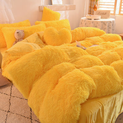 Experimente o máximo conforto com o logotipo personalizado Mink Velvet Four-Piece Duvet Cover