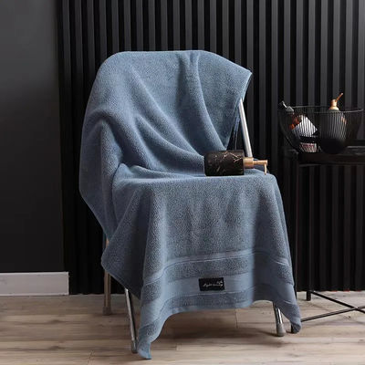 Conjunto de toalhas de hotel de luxo de algodão puro com padrão de listras grossas e design Jacquard