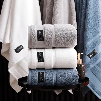 Conjunto de toalhas de banho de luxo bordado com padrão de riscas grossas Jacquard
