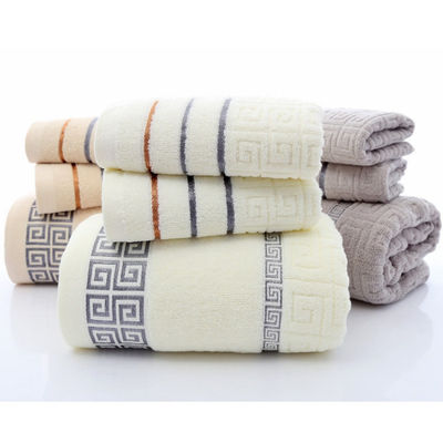 Toalha de banho de algodão essencial com absorção de água forte e logotipo personalizado
