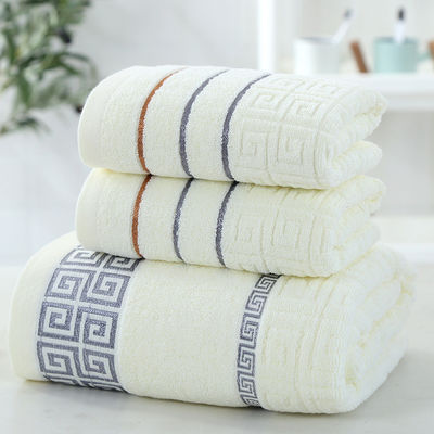 Toalha de banho de algodão essencial com absorção de água forte e logotipo personalizado