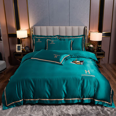 Logotipo personalizado Set de roupa de cama de poliéster bordado de inverno lavado de seda para cor sólida