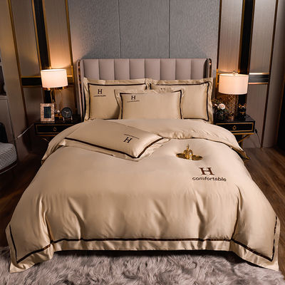 Logotipo personalizado Set de roupa de cama de poliéster bordado de inverno lavado de seda para cor sólida