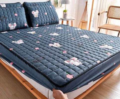 Home Acessórios Quilted Protectores de colchão de borracha personalizados impressos para almofada de proteção de cama