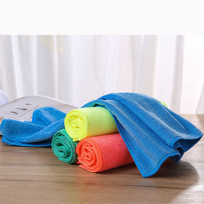 Soluções de limpeza sustentáveis 40x40 Relógio de limpeza de microfibra colorido com detalhes do carro