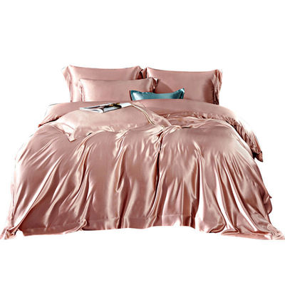 Experimente o conforto com os nossos conjuntos de roupas de cama 100% de seda pura