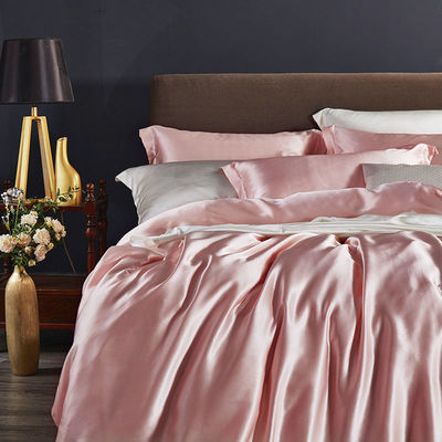 Experimente o conforto com os nossos conjuntos de roupas de cama 100% de seda pura