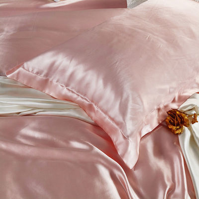 Experimente o conforto com os nossos conjuntos de roupas de cama 100% de seda pura