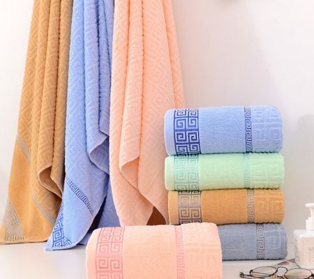 Toalhas faciais de luxo tecidas com algodão 100% hipoalergênico penteado e design
