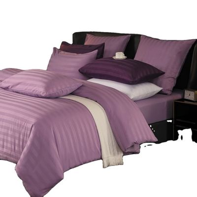 2 kg Peso 100% Poliéster Satin Stripe Pattern Set de roupa de cama para casa ou hotel personalizado