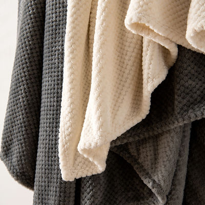 Cores sólidas e elegantes, tricô para uma casa limpa e contemporânea