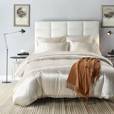 Conjunto de roupa de cama de seda personalizada com 3 peças de coberturas de cama King Size e 133 * 72 densidade de tecido