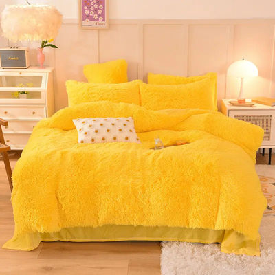 4 Pcs Queen Size Set de cobertor de cobertor com saia de cetim e materiais de cama de algodão de veludo
