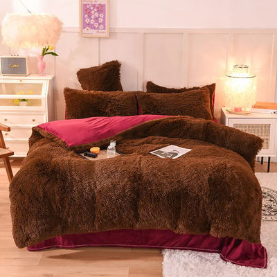 4 Pcs Queen Size Set de cobertor de cobertor com saia de cetim e materiais de cama de algodão de veludo