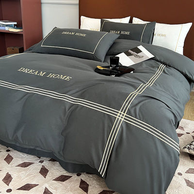 Four Seasons 300TC Cobertura de colchão 100% Material de algodão bordado Três linhas de design de roupa de cama