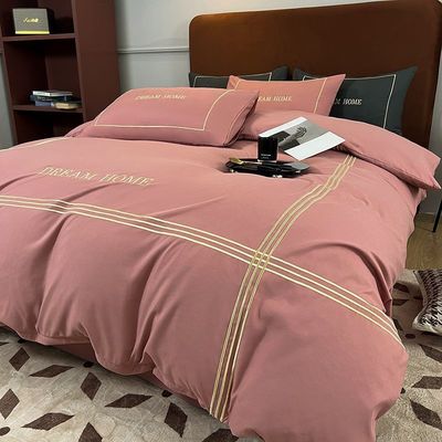 Four Seasons 300TC Cobertura de colchão 100% Material de algodão bordado Três linhas de design de roupa de cama