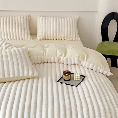 Desenho de Kit de Casamento em Quatro Peças Coelho Falsos Pelúcia Fluffy Plush Set de Cama de Quatro Peças