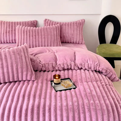 Desenho de Kit de Casamento em Quatro Peças Coelho Falsos Pelúcia Fluffy Plush Set de Cama de Quatro Peças