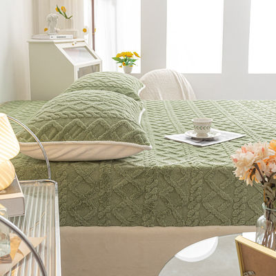 Capa de cama de veludo de coral quente de inverno de peça única com esteira antiderrapante Ideal para casa
