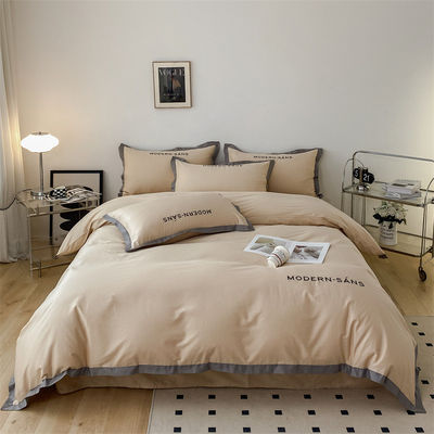 2023 Estilo Grau A 100% Algodão 4pcs Set de roupa de cama com processo de combinação de canto bordado