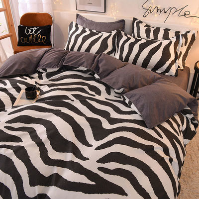 Moda simples Dimensão personalizada Set de roupa de cama floral 2-2,5 kg Peso Planta Design floral