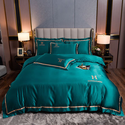 Conjunto de roupas de cama de ponta Simples Covers Quilt Silky Quarteto de quatro peças para os requisitos do cliente