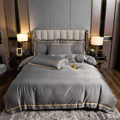 Conjunto de roupas de cama de ponta Simples Covers Quilt Silky Quarteto de quatro peças para os requisitos do cliente