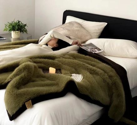 Temporada de Inverno Companhia de Grande Tamanho Hoodie Usável com Flanela Espessa e Bolso Gigante